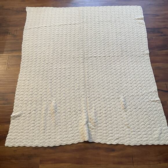 Handcrafted Crocheted Afghan Throw Blanket 51"x65.5" Ivory Shell Stitch Handmade - Picture 1 of 2